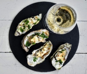 Quickly Baked Giga Oysters from Limfjord (Denmark) and Italian Wines