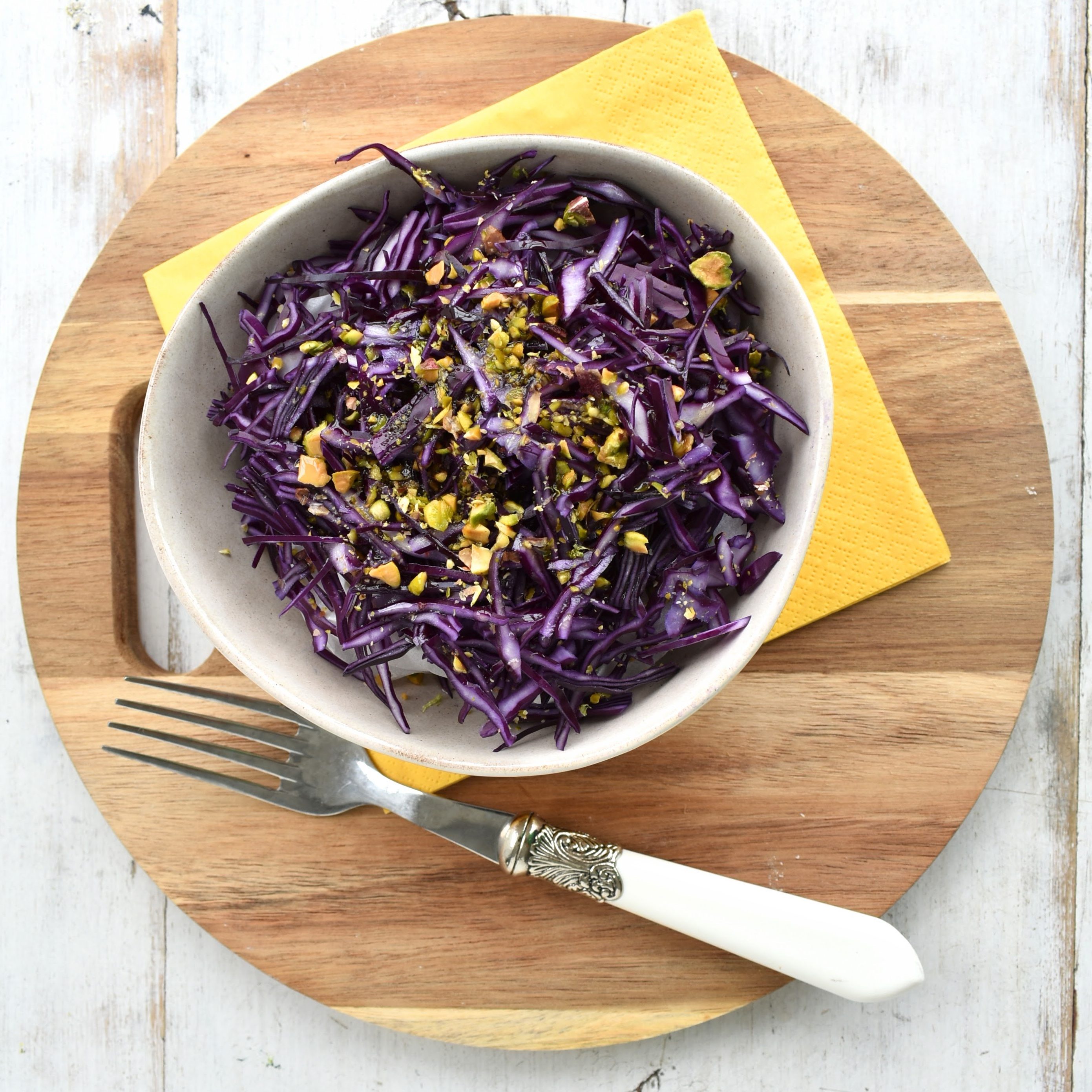 Red cabbage and Pistachios Salad