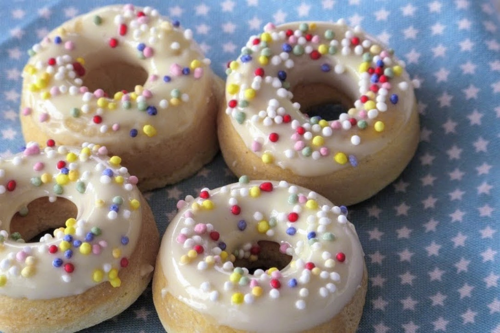 Mini baked doughnuts
